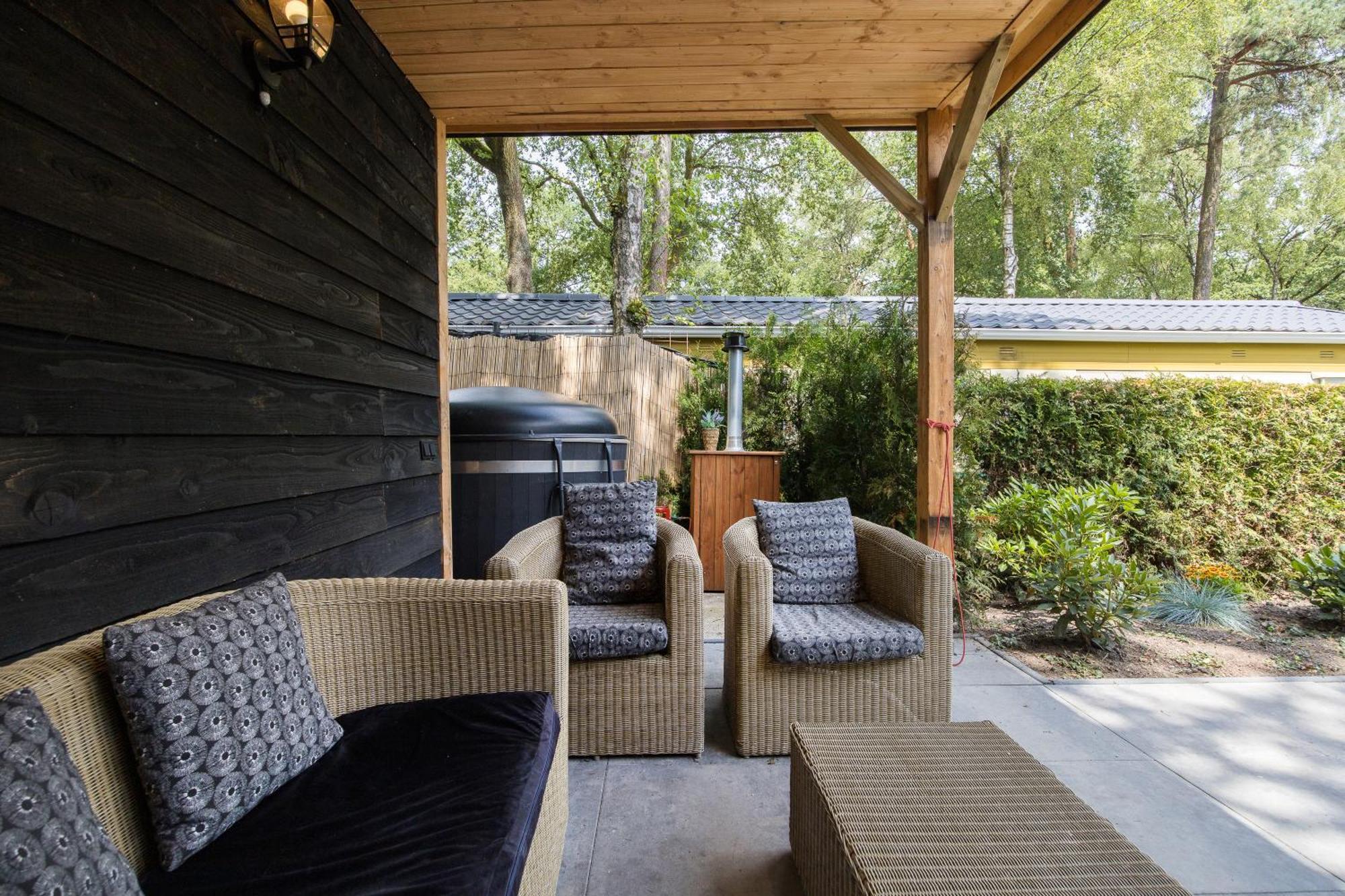 Veluwe Hoenderloo Luxury Chalet With Private Sauna And Hot Tub - Swimming Pool Tennis Court Supermarket Bowling Alley Theatre And Entertainment For Children Exterior photo